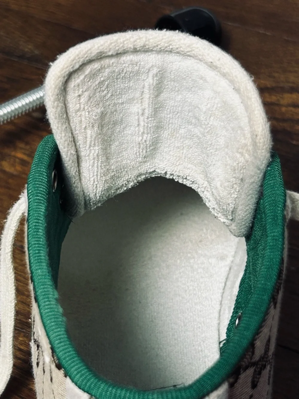 Gucci womens Beige GG Canvas High-Top Sneakers w/Green Interior size 7.5 run big